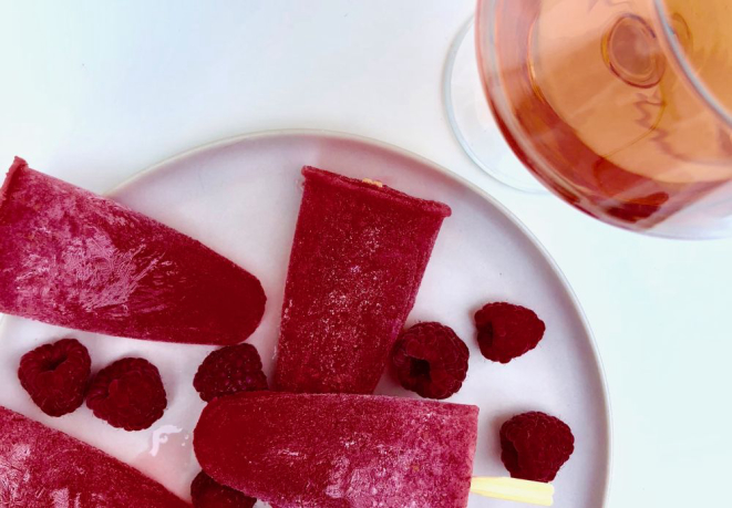 Estas três versões de picolés levam vinhos sugeridos pela importadora Grand Cru. Foto: divulgação.