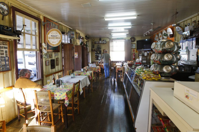 Bar Casa Velha. Foto: Daniel Castellano / Gazeta do Povo.