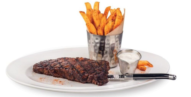 Uma das novidades é o New York Strip, uma releitura de um prato já existente no cardápio, mas com um molho mais temperado. Foto: divulgação.