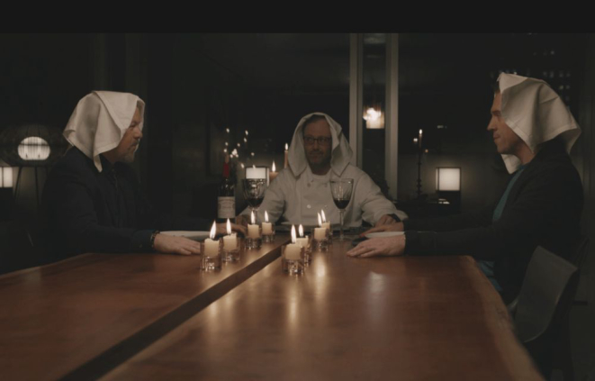 Há todo um ritual para comer o ortolan, e isso não é criatividade dos roteiristas da série 'Billions'. Foto: reprodução/Netflix.