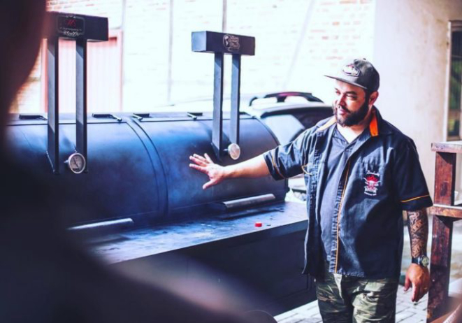 Robson Borchoski é o único paranaense do time brasileiro a competir nos EUA pelo título de melhor churrasco. Foto: Kriewall Photography / Divulgação