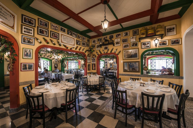 Diferente dos restaurantes italianos da época, o Lellis Trattoria abriu com uma decoração despojada que lembra a 'casa da nonna'. Foto: Letícia Akemi/Arquivo Bom Gourmet