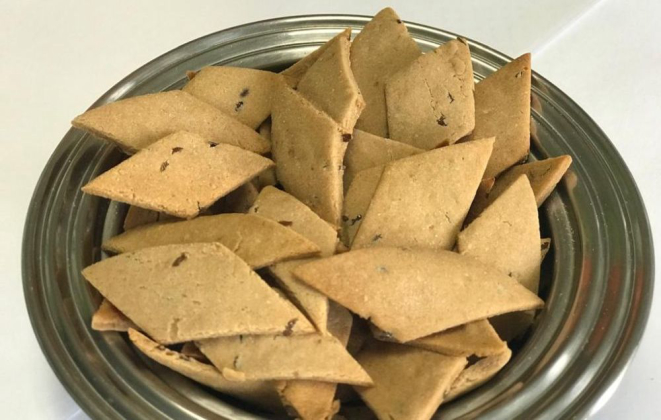 Segundo o pesquisador, o biscoito de arroz e feijão é tão nutritivo quanto a versão original do prato-feito. Foto: David Wesley da Silva/acervo pessoal.