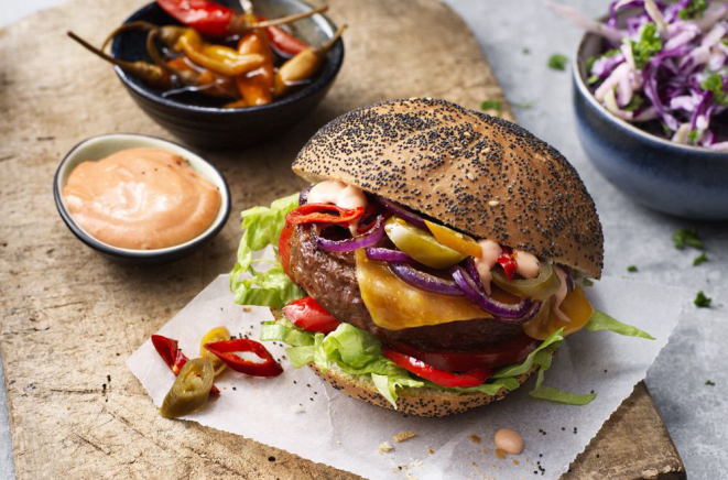 O hambúrguer vegetal da Nestlé começa a ser vendido ainda neste mês na Europa. Foto: Garden Gourmet/divulgação.