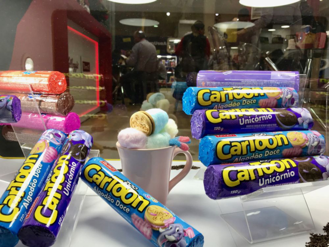 A linha de biscoitos Cartoon ganhou os sabores de unicórnio e algodão doce. Foto: Guilherme Grandi/Gazeta do Povo.