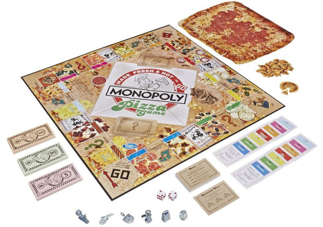 A pizza de verdade não acompanha o jogo (direita, no alto), todo inspirado no sabor italiano mais conhecido do mundo. Foto: Hasbro/reprodução.