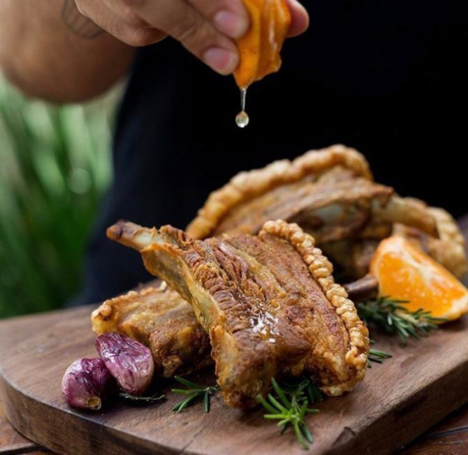 porção do autêntico Picolé Mineiro da Mercearia 130 custa R$ 48. Foto: Victor Schwaner / Divulgação