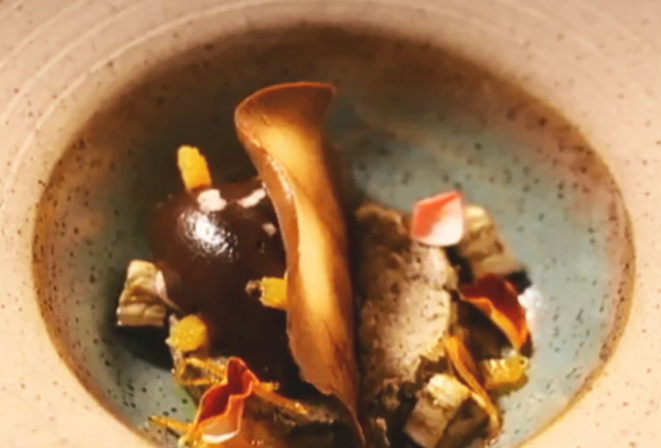 O gateau de berinjela com calda de laranja e especiarias. Foto: reprodução Record TV.