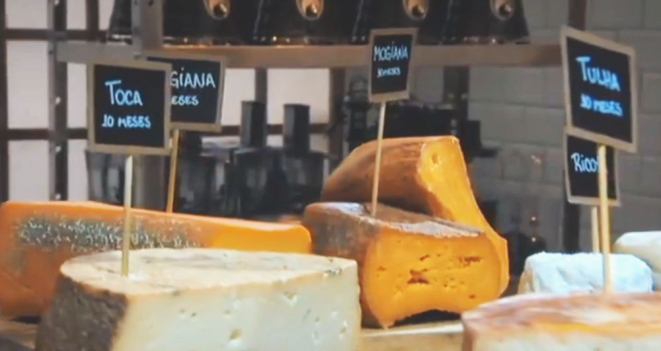 Os queijos usados no segundo episódio tiveram cura de 10 meses. Foto: reprodução Record TV.