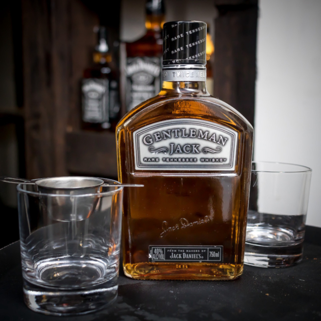 Destilaria de uísque, Old Jack Bar Clube. Foto: Ana Benner