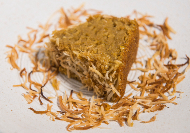 Bolo de milho vegano da chef Gabi Mahamud. Foto: Letícia Akemi/ Gazeta do Povo