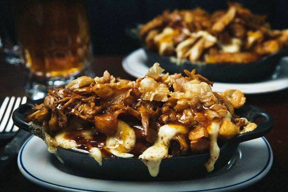 Em São Paulo há até uma 'poutineria' que serve o popular prato de Quebec. Foto: divulgação.