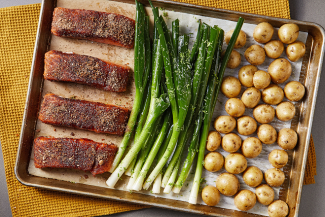 Refeições na forma são o jeito mais fácil e adaptável de colocar a janta na mesa com rapidez. Foto: Tom McCorkle / The Washington Post