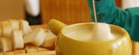 Descubra quais os melhores queijos para fondue