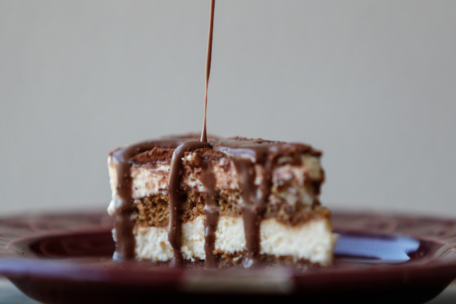 Domingo é dia comer<br>bem. Por isso entradas e sobremesas não podem faltar no encontro em família. Foto: Jonathan Campos/Gazeta do Povo.