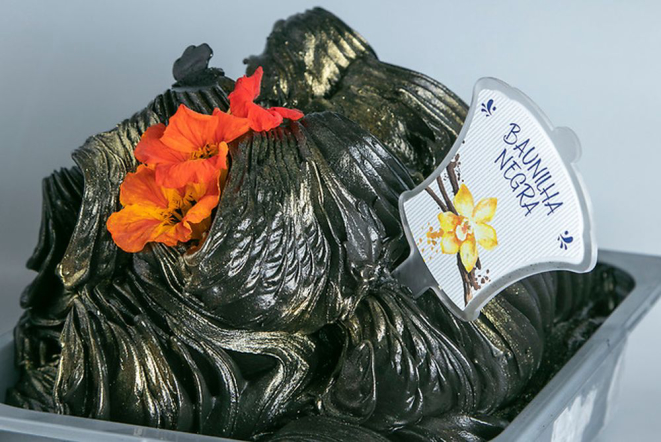 Já o vegano de baunilha negra é uma aposta mais para os adultos. Foto: Comodo Riguardare/divulgação Fispal.