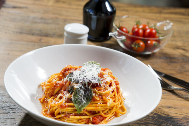 O roteiro do trabalho dos sonhos inclui restaurantes italianos e vinícolas da região. Foto: Brunno Covello/Gazeta do Povo.