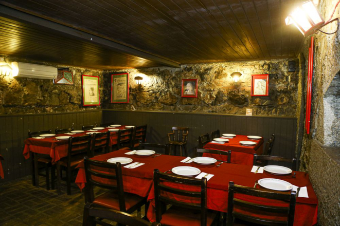 A mudança mais significativa foi a descoberta de uma adega subterrânea que tinha sido aterrada. O espaço passou por obras e se transformou em mais duas salas de atendimento. Foto: André Rodrigues/Gazeta do Povo.