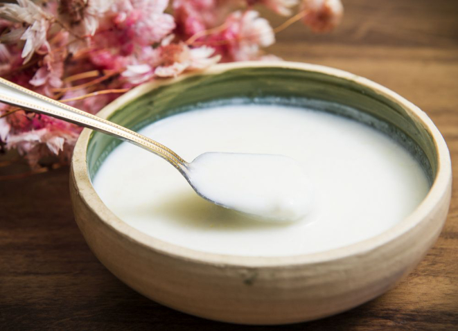 A bebida láctea, diferente do iogurte natural, é produzido com soro de leite. Foto: Letícia Akemi / Gazeta do Povo.