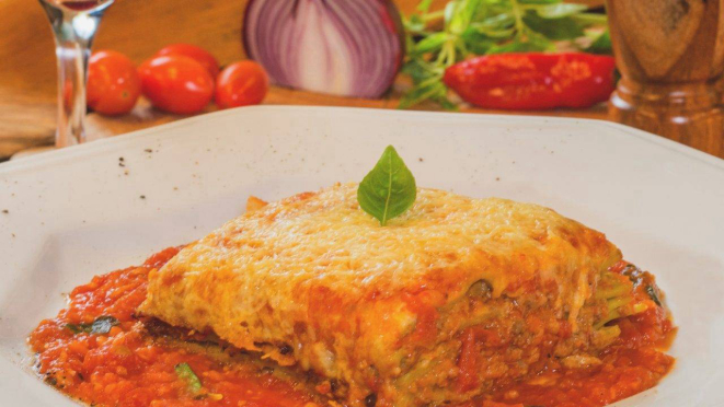 Lasagna Emiliana, já estrela do cardápio da casa, entra no Festival de Lasanha da Osteria Donna Lena. | Foto: Gean Cavalheiro.