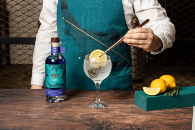 Garrafa da YVY, destilaria mineira. O primeiro rótulo lançado foi batizado de MAR. Foto: Rafael Motta