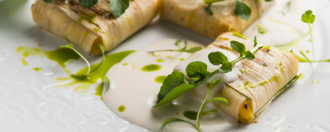 Ravióli de pupunha com banana-da-terra e molho de castanha-do-pará