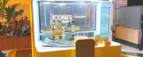 Novo quiosque da Nestlé tem robô que monta caixa de bombons personalizada