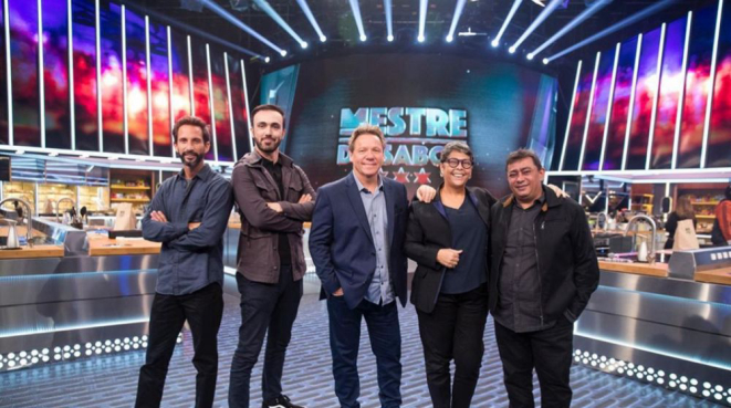 O elenco de Mestre do Sabor no estúdio do programa. Foto: Victor Pollak/divulgação TV Globo.