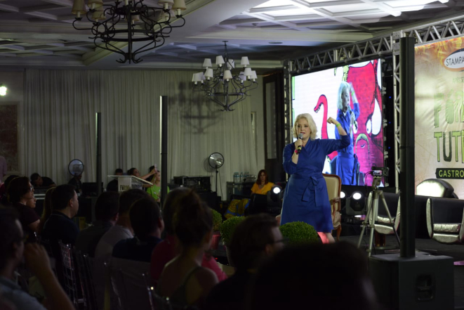 A jornalista e pesquisadora Neli Pereira no Fórum Tutano. Foto: Letícia Akemi/Gazeta do Povo