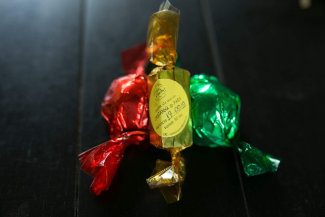 Dona Nena e a marca Filha do Combu: começou com bombons em feiras de artesanato. Hoje fornece chocolate para os principais chefs do Brasil. Foto: Carlos Borges/Divulgação