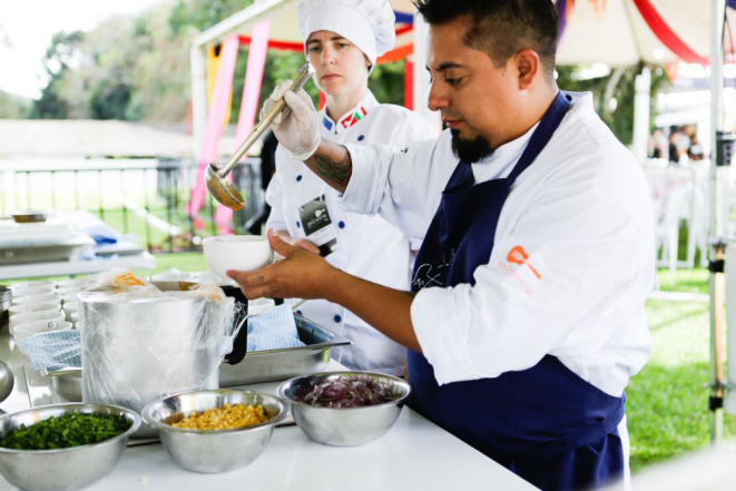 Um dos convidados na edição 2018 em Curitiba foi o chef equatoriano Pablo Pavón, que comanda o restaurante capixaba Soeta. Foto: Lina Sumizono/Divulgação