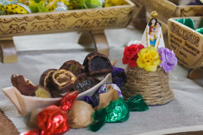 Bombons de chocolate com recheios de frutas amazônicas ou castanhas são o souvenir mais popular do Pará. Foto: Pedro Guerreiro/Agência Pará