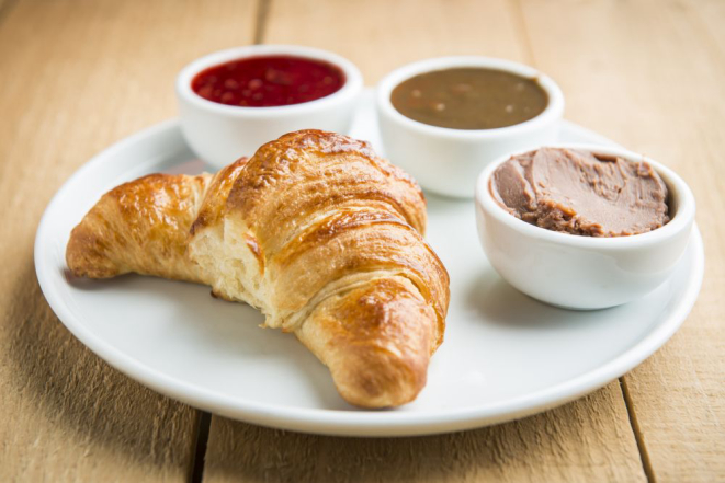 As medialinas são servidas em dois tamanhos com seis opções de acompanhamentos doces e salgados. Foto: Letícia Akemi/Gazeta do Povo.