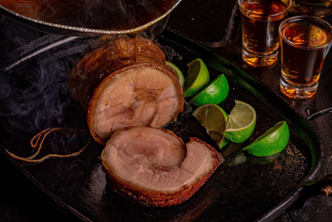 Torresmo de rolo, um dos preparos no Festival do Torresmo do Bar Quermesse. Foto: Divulgação