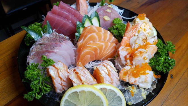 Combinado de sashimi de Douglas Piccoli.