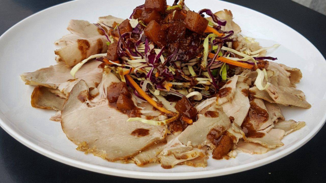 Rosbife, copa lombo e coleslaw, a sugestão das quintas-feiras do almoço executivo do Lagarto Rosbife.