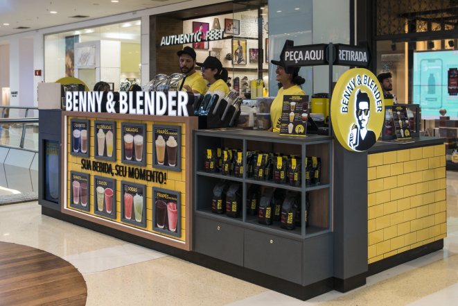 A estrutura do Benny & Blender funciona em um quiosque de 8m2. Foto: Letícia Akemi/Gazeta do Povo