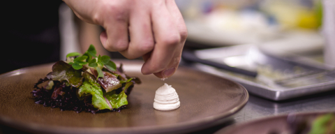 Chefs premiados dão dicas para arrasar no preparo de saladas