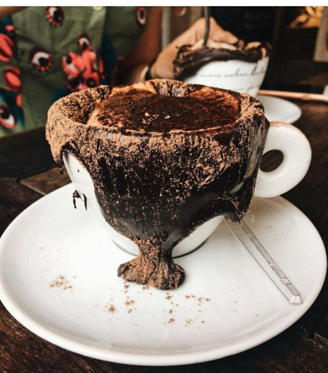 Nosso cappuccino, do Café da Praça. Foto: Divulgação