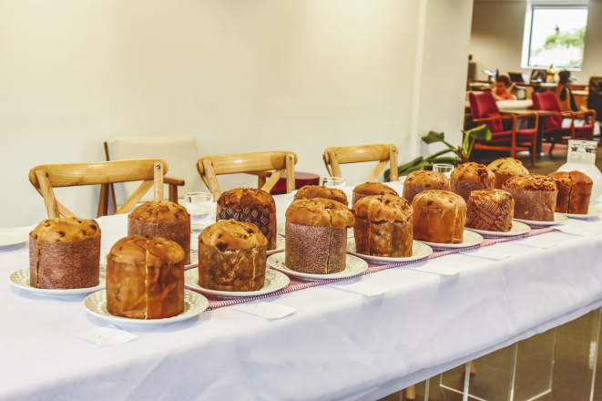 Na degustação às cegas organizada pelo Bom Gourmet, foram provados 16 panetones. Foto: Nay Klym/Gazeta do Povo