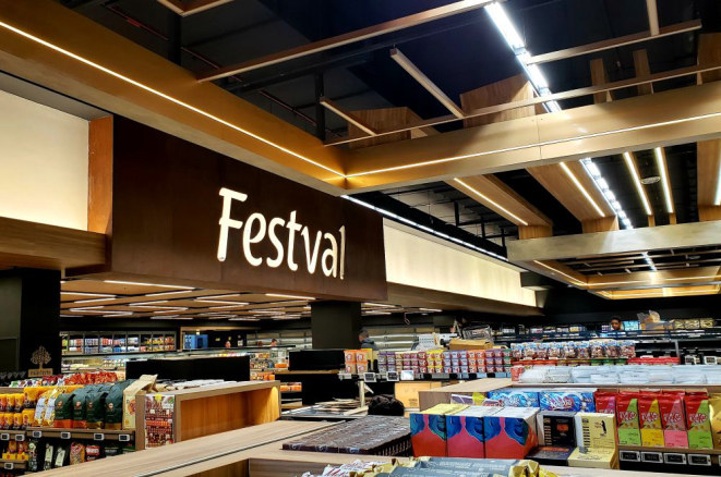 A rede curitibana de supermercados criou um laboratório de qualidade para ajudar pequenos produtores a viabilizarem seus produtos. Foto: divulgação.