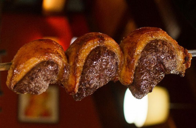 A picanha também pode ser cortada em postas e assada no espeto. Foto: Hugo Harada/Gazeta do Povo.