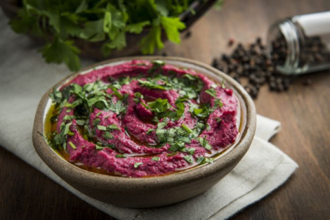 Hommus de grão de bico e beterraba