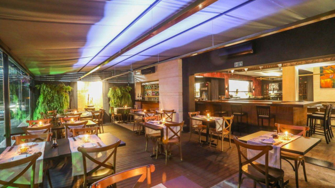 O Z. Sushi Lounge Bar é uma mescla de restaurante com lounge, decoração casual e descontraída. Para deixar bem à vontade.