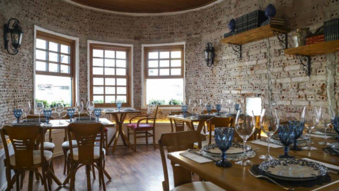 O ambiente interno do La Campesina. São sete salões distribuídos em dois andares.