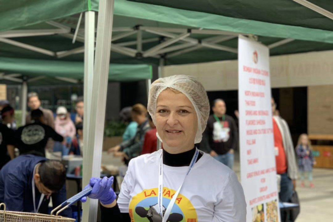 Lila e Alessandro Nicolau, desde 2015 desbravam as terras chinesas, com receitas pra lá de especiais, segredos de família.
