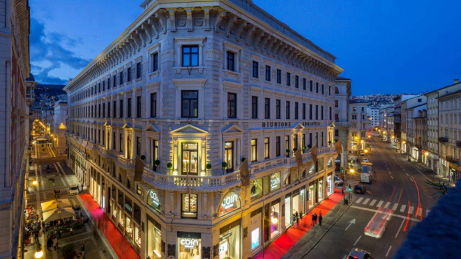 A rede de lojas de departamentos Coin possui 35 estabelecimento em toda Itália