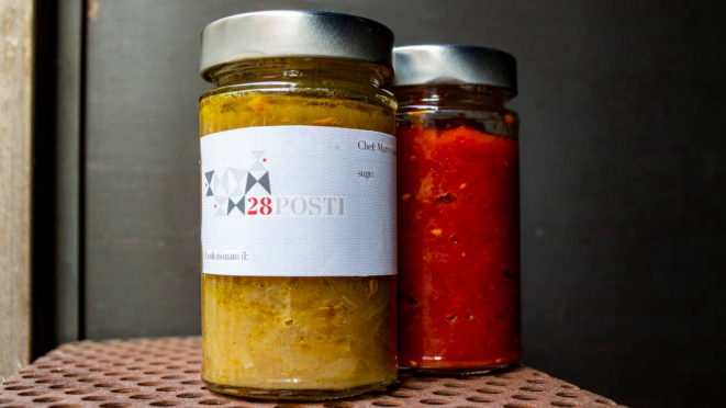 Molhos de tomate e alho fazem parte dos especialidades à venda pelo bistrô