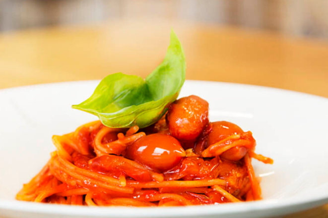 Massas como espaguete, cappelletti, agnolotti, anolini ou o famoso tortellini completam a ceia do dia 31 de dezembro