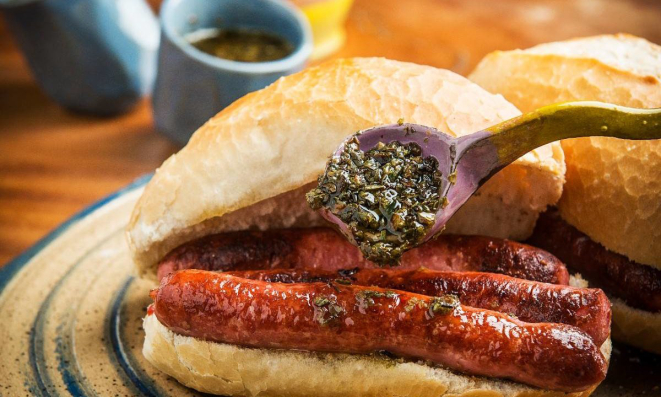 O argentino choripan caiu no gosto dos brasileiros. Foto: Letícia Akemi